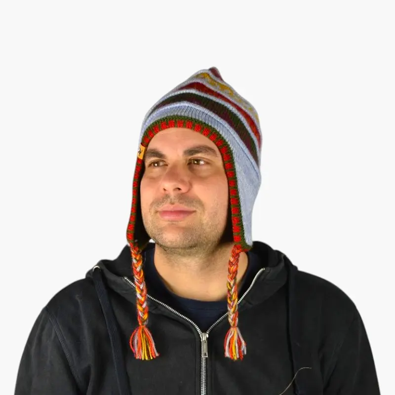 Chullo – Handgestrickte Wollmütze mit Ohrenschutz - Grau Variante 1 Chullo – Handgestrickte Wollmütze mit Ohrenschutz - Grau Variante 1