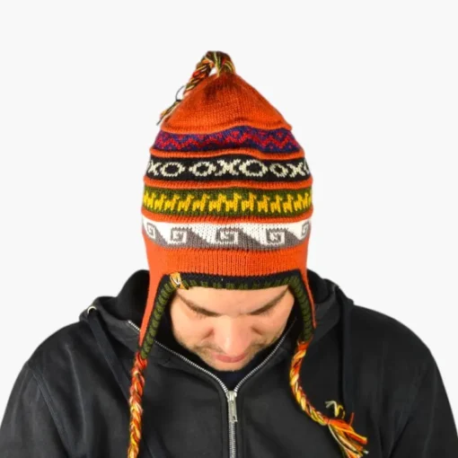 Chullo – Handgestrickte Wollmütze mit Ohrenschutz - Orange Variante 1