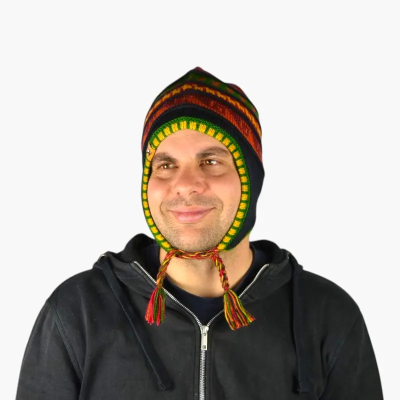 Chullo – Handgestrickte Wollmütze mit Ohrenschutz - Schwarz Variante 6 Chullo – Handgestrickte Wollmütze mit Ohrenschutz - Schwarz Variante 6