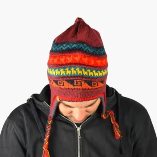 Chullo – Handgestrickte Wollmütze mit Ohrenschutz - Weinrot Variante 2